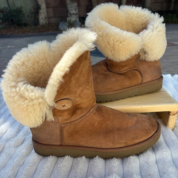 UGG Bailey Button Chestnut Suede Shearling Boots Women’s – Excellent Condition - Picture 1 of 6